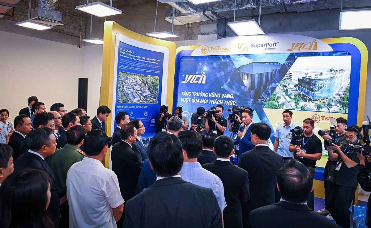 Tiếp tục đẩy mạnh ứng dụng AI, “siêu cảng” Việt Nam SuperPort™ của T&T Group gây ấn tượng mạnh tại VIIE 2025.