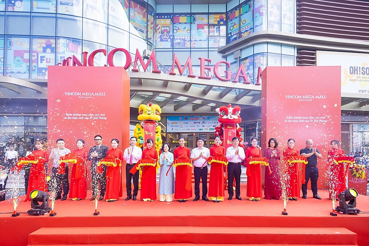 Vincom Mega Mall Royal Island - TTTM One-stop shoppertainment đầu tiên tại Hải Phòng đã chính thức khai trương, mở cửa đón khách từ sáng 03/10