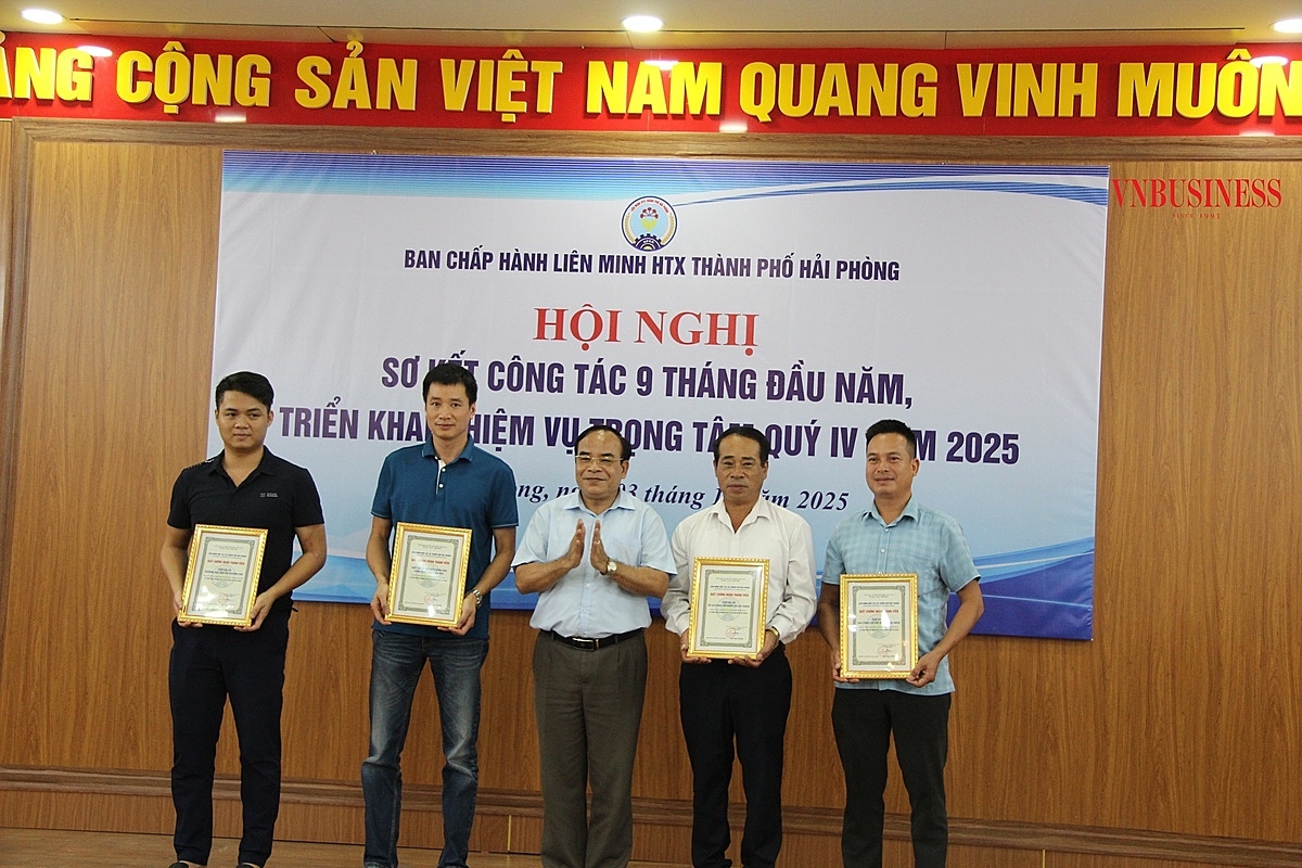 Cũng tại hội nghị, liên minh HTX TP Hải Phòng đã trao quyết định kết nạp thêm 5 HTX làm thành viên của Liên minh.