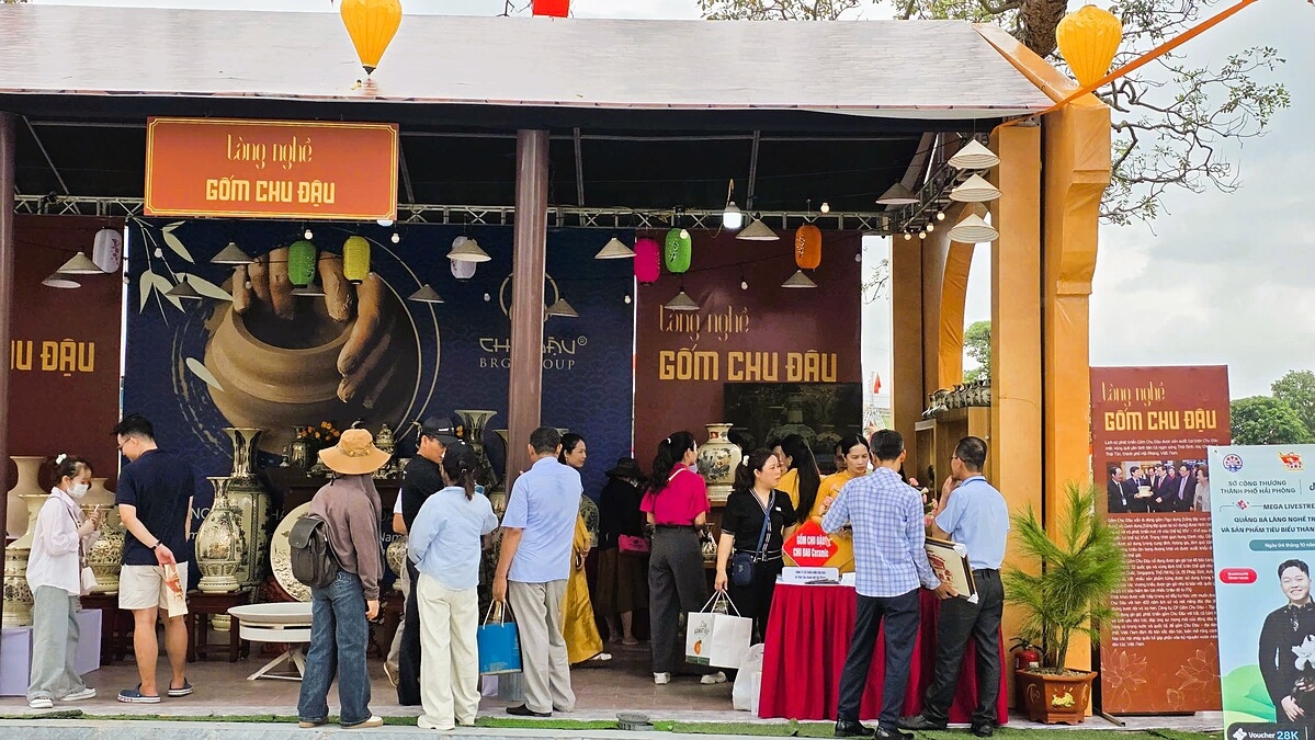 Doanh nghiệp, HTX tham gia tuần lễ văn hóa, du lịch và xúc tiến thương mại tại lễ hội mùa Thu Côn Sơn - Kiếp Bạc.