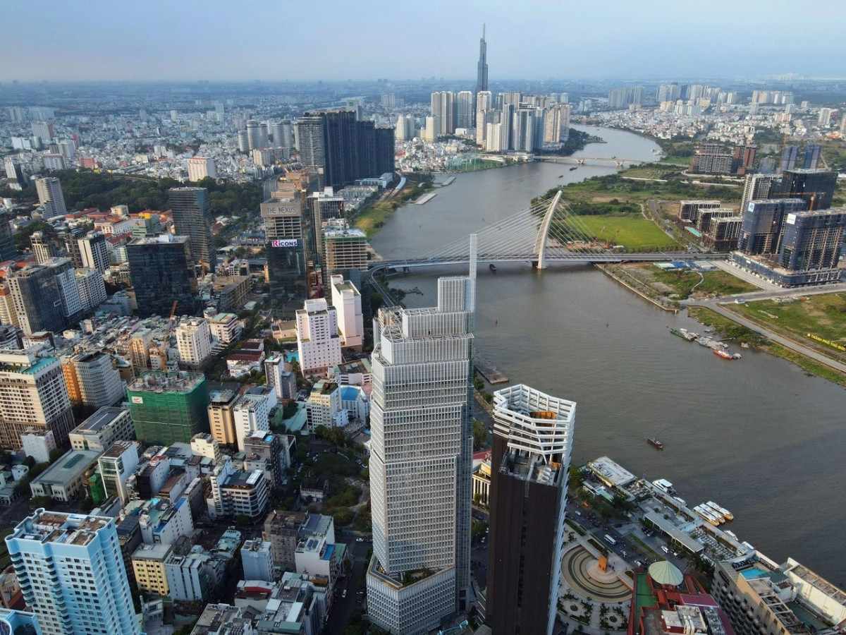 Mục tiêu đến năm 2030, Việt Nam là nước đang phát triển có công nghiệp hiện đại, thu nhập trung bình cao; xác lập mô hình tăng trưởng mới; có mạng lưới kết cấu hạ tầng cơ bản đồng bộ, hiện đại…