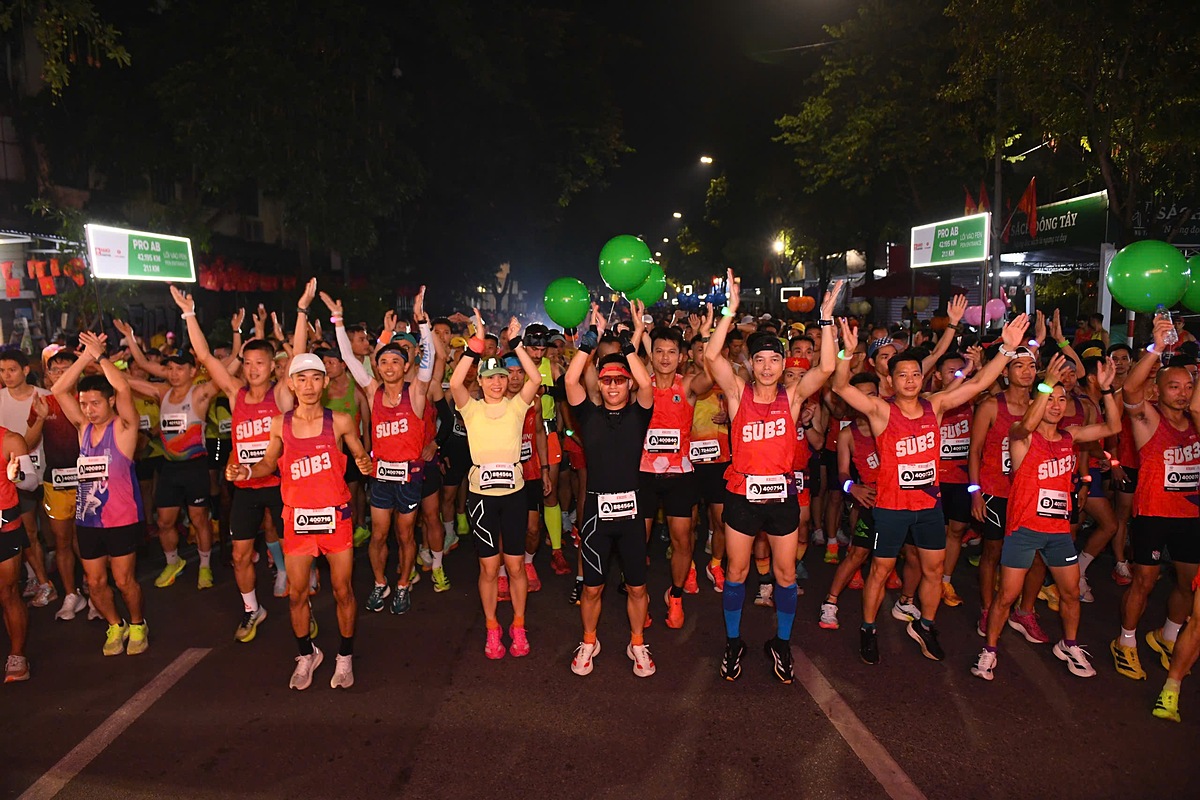 Điểm nhấn đặc biệt của mùa giải năm nay là sự xuất hiện của Đoàn tàu Không Số - tập hợp hơn 80 chân chạy từng hoàn thành marathon với thành tích dưới 3 giờ 5 phút.
