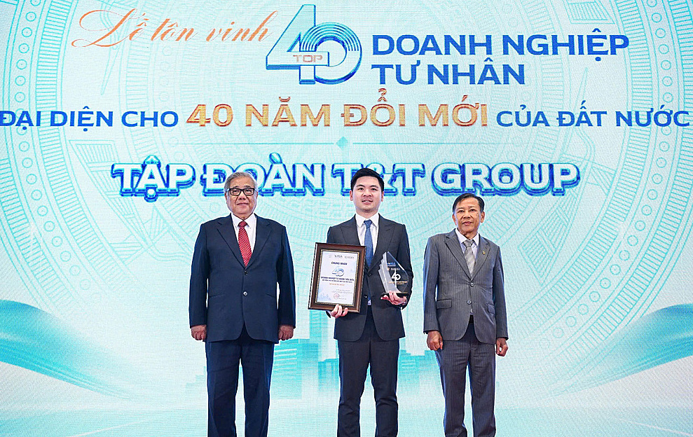 Phó Chủ tịch HĐQT T&T Group Đỗ Vinh Quang tại lễ vinh danh.