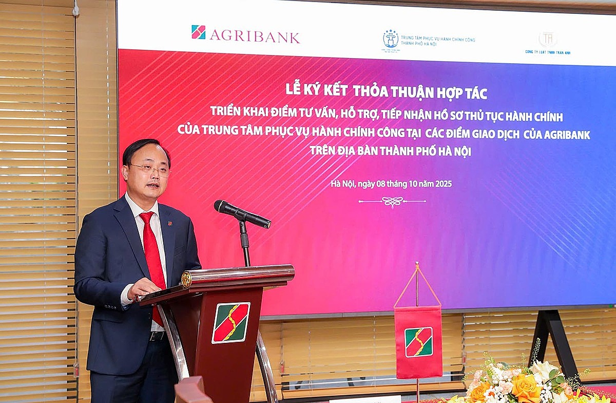 Ông Tô Huy Vũ - Chủ tịch Hội đồng thành viên Agribank phát biểu tại lễ ký kết.