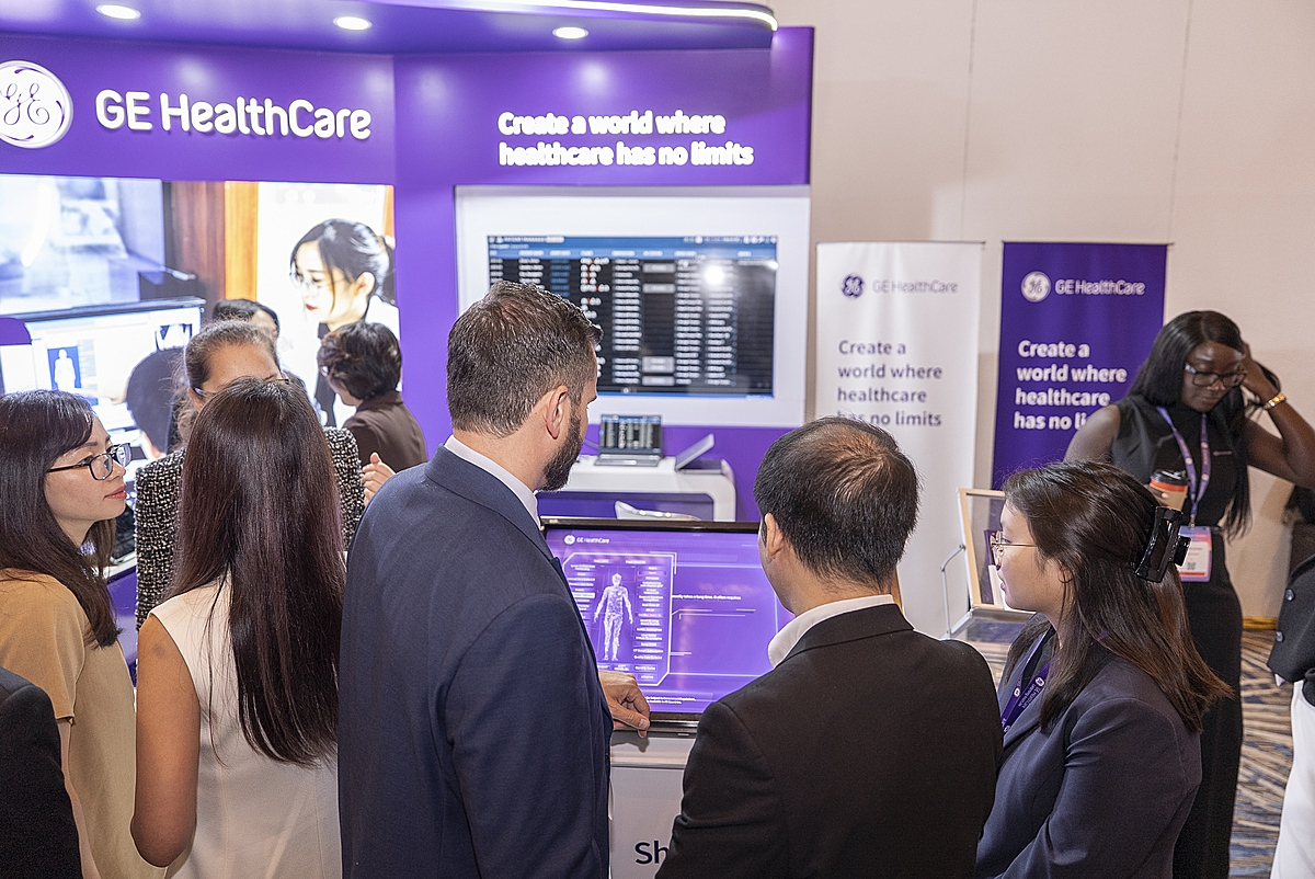 Các giải pháp và công nghệ của GE HealthCare thu hút đông đảo khách tham quan tại HMA 2025.