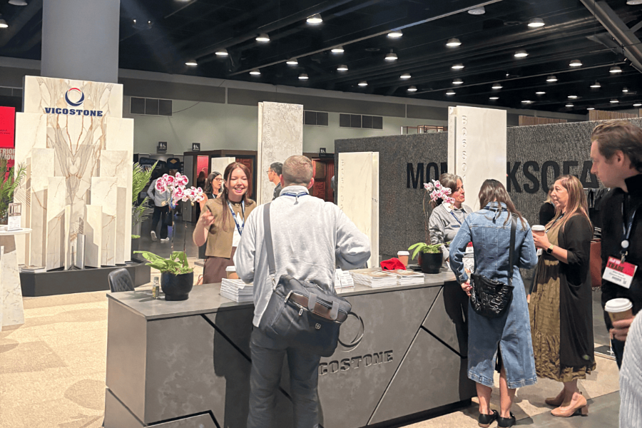 Khách hàng tham quan không gian trưng bày của Vicostone tại Triển lãm Interior Design Show Vancouver &lpar;Canada&rpar; 2025.