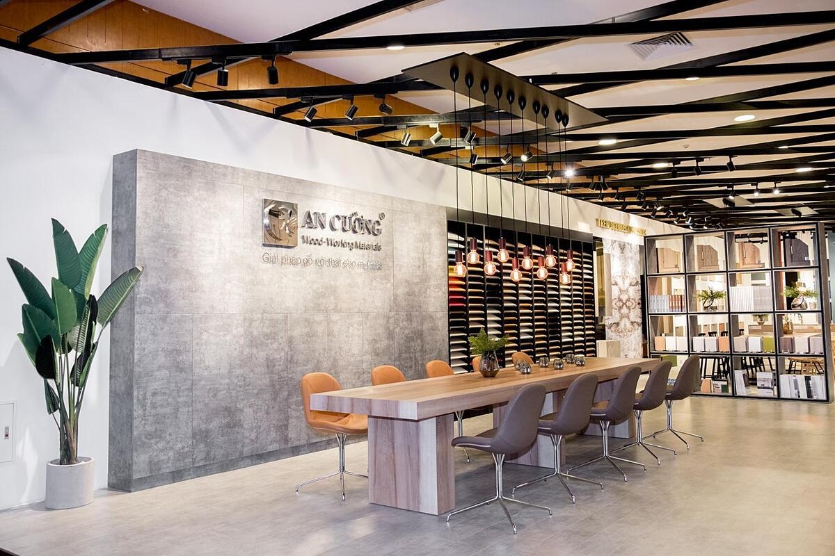 Bà Nguyễn Thị Duyên muốn bán toàn bộ số cổ phiếu ACG đang nắm giữ.