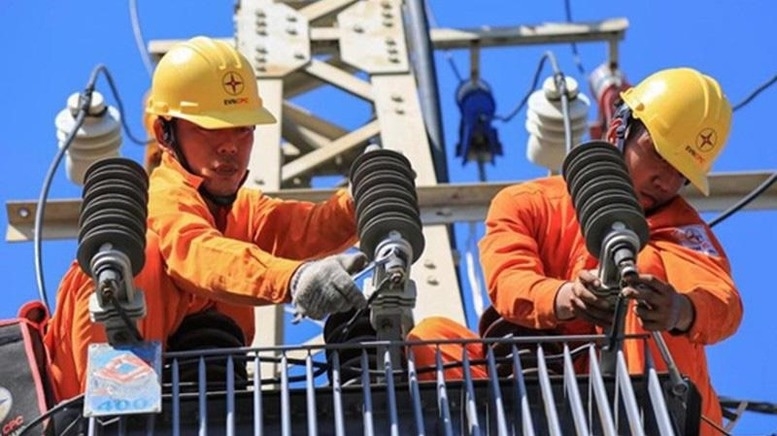 Bộ Tài chính cho rằng cơ chế giá điện bậc thang hiện nay được cho là phù hợp nhằm khuyến khích sử dụng điện tiết kiệm, hiệu quả.