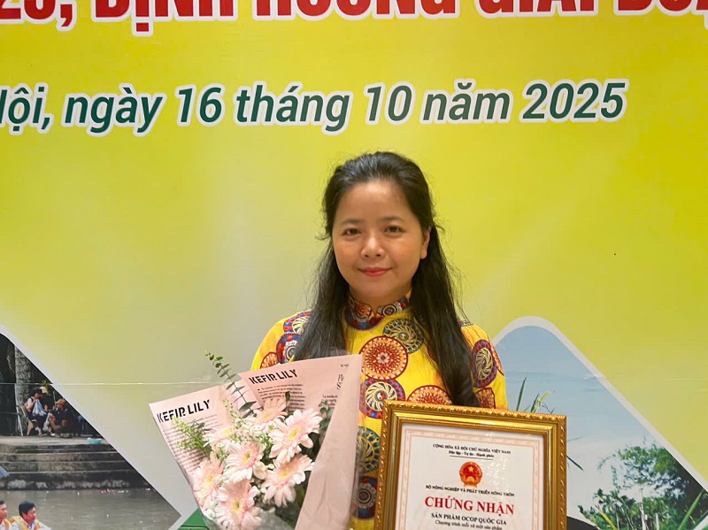 Bà Trần Thị Hoàng Anh, Chủ tịch HĐQT kiêm Giám đốc HTX mật ong Phương Di Bee.