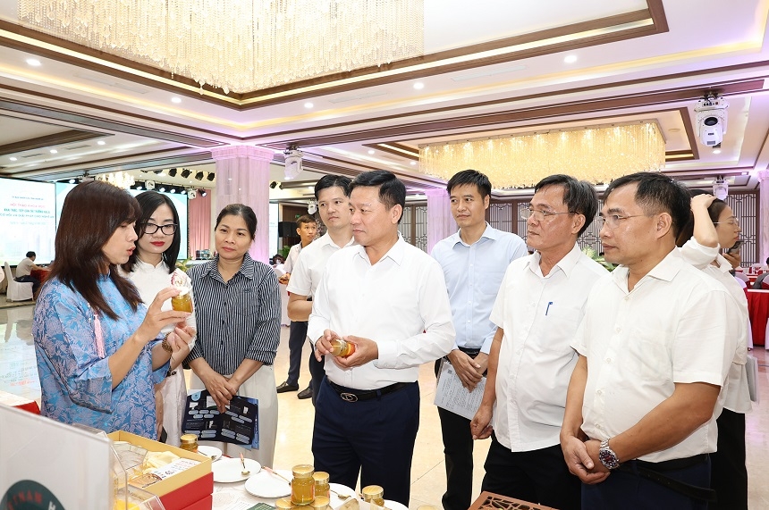 Các sản phẩm nông sản của tỉnh Nghệ An được trưng bày tại Hội thảo.