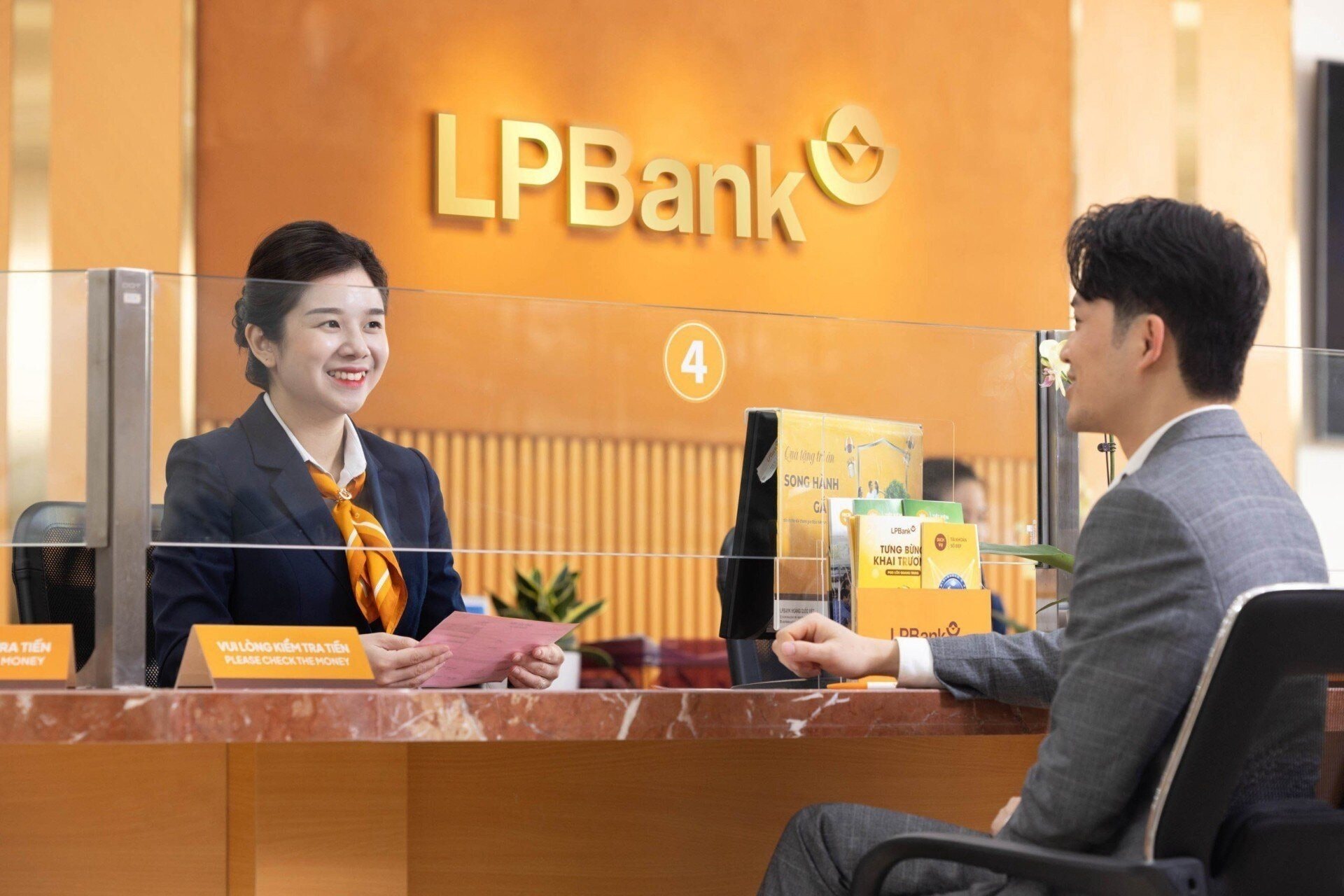 Cắt giảm gần 1.800 nhân sự, LPBank vẫn ghi nhận lợi nhuận cao kỷ lục