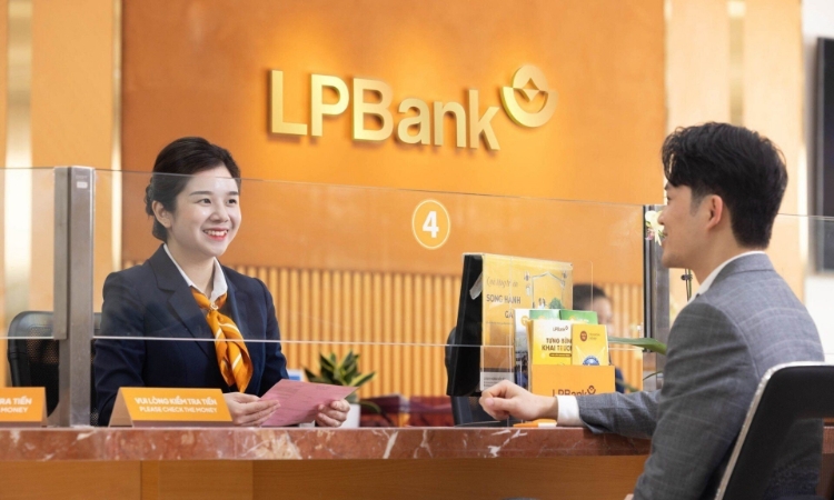 Cắt giảm gần 1.800 nhân sự, LPBank vẫn ghi nhận lợi nhuận cao kỷ lục