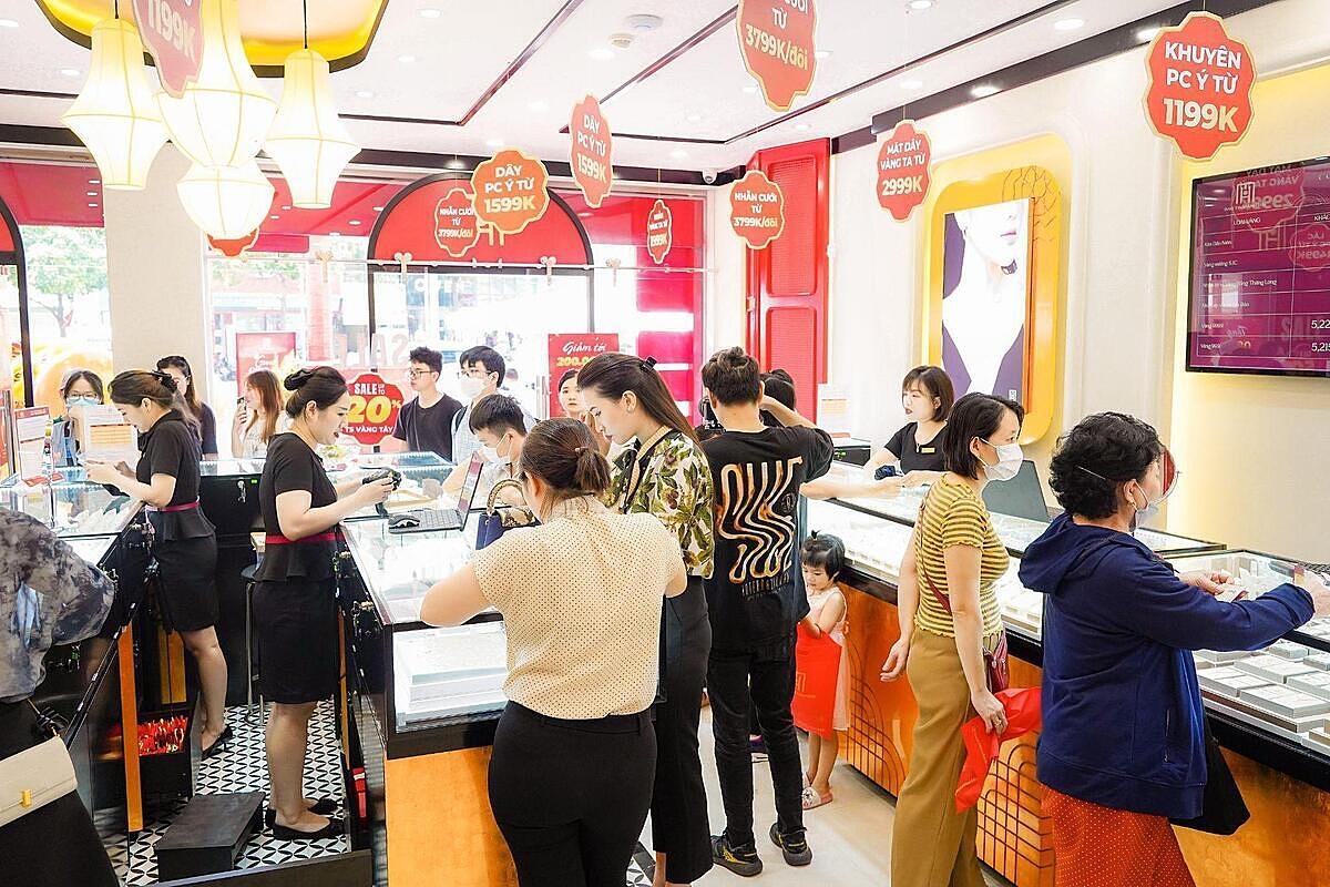 Tại cửa hàng Bảo Tín Mạnh Hải, khách hàng được mua tối đa 10 lượng/người.