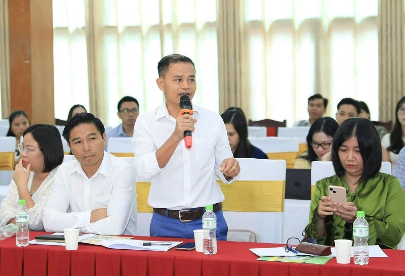 Ông Nguyễn Tuấn Hồng, đại diện HTX Sản xuất và Tiêu thụ rau an toàn Bắc Hồng