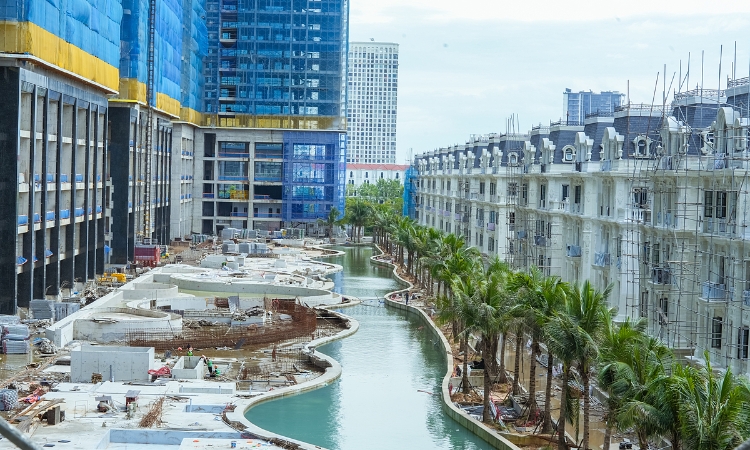 Soi tiến độ hai dự án hàng hiệu Noble Crystal của Sunshine Group tại Hà Nội