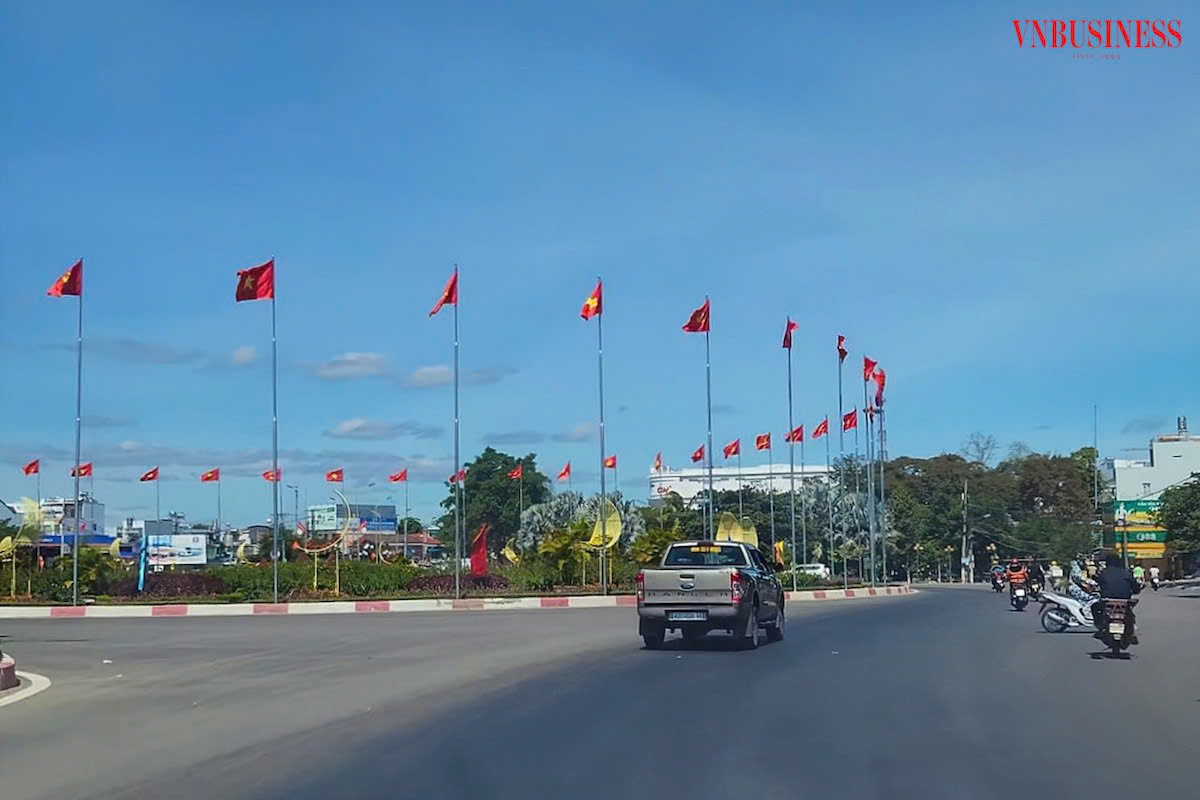 Diện mạo nông thôn mới ngày càng khởi sắc, hạ tầng và đời sống người dân được nâng cao.