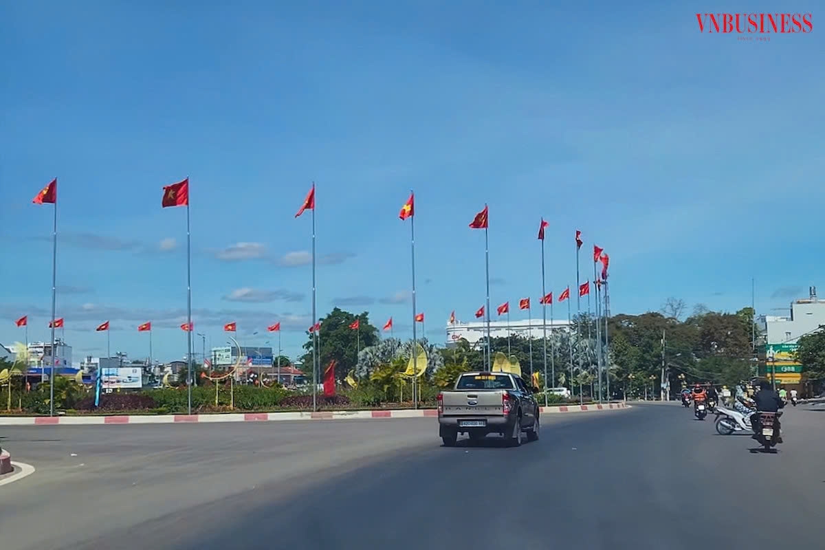 Diện mạo nông thôn mới ngày càng khởi sắc, hạ tầng và đời sống người dân được nâng cao.