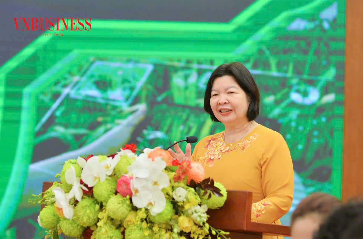 Chủ tịch Liên minh HTX Việt Nam Cao Xuân Thu Vân phát biểu khai mạc Diễn đàn.