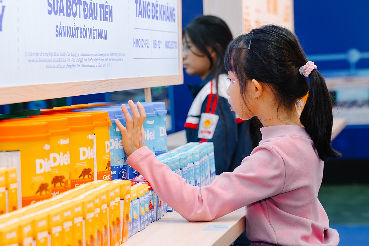 Vinamilk không ngừng đổi mới sản phẩm, đạt chuẩn quốc tế nhằm chăm sóc toàn diện sức khỏe người tiêu dùng. Ảnh: Vi Nam