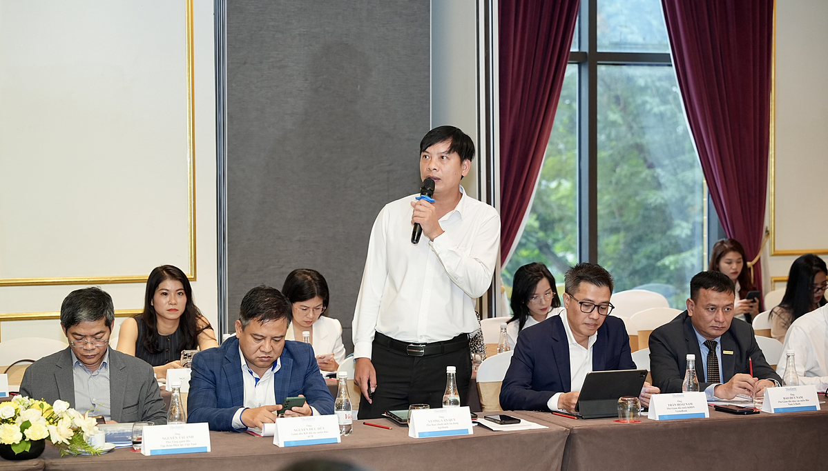 Ông Vương Văn Quý, Phó Trưởng Ban Chính sách Tín dụng Agribank phát biểu tại Hội thảo Chuyển đổi năng lượng xanh nhìn từ Nghị quyết 70 của Bộ Chính trị.