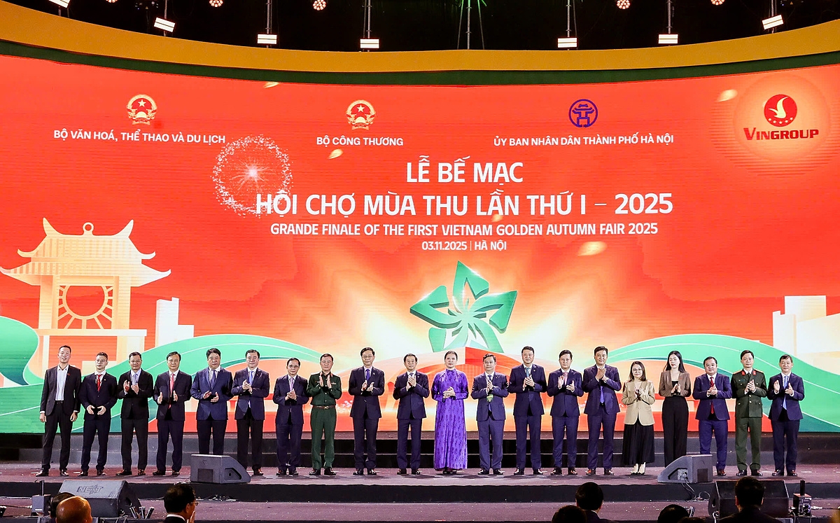 Đại diện cộng đồng doanh nghiệp ủng hộ tại chương trình.