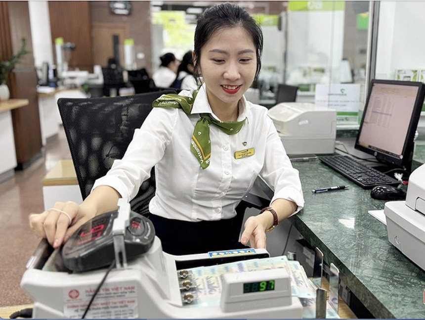 Tín dụng tiêu dùng đang tăng trưởng trở lại khi các ngân hàng, công ty tài chính đẩy mạnh cho vay tiêu dùng cuối năm.