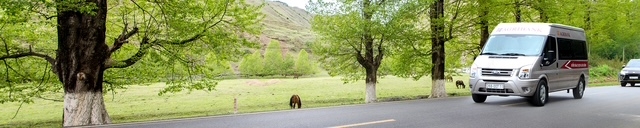 Xe ngân hàng lưu động góp phần đưa vốn Agribank đến từng bản làng.