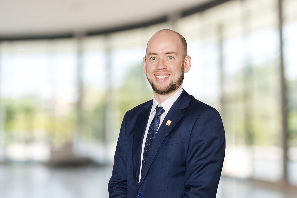 Ông Thomas Rooney, Phó Giám đốc Bộ phận Dịch vụ Công nghiệp, Savills Hà Nội.