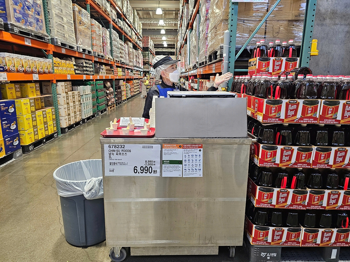 Nước mắm Nam Ngư xuất hiện tại hệ thống Costco Hàn Quốc.