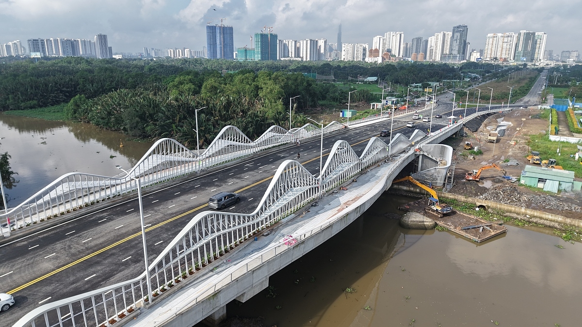 Sự kiện có ý nghĩa quan trọng trong việc hoàn thiện hạ tầng khu Đông, góp phần giải quyết bài toán giao thông cho người dân.
