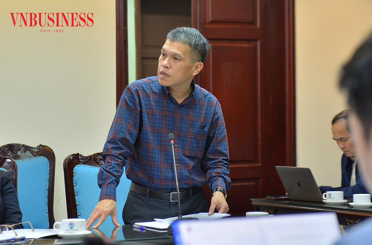 Ông Nguyễn Bảo Sơn, Phó trưởng Ban Tuyên truyền góp ý các dự thảo văn kiện trình Đại hội XIV của Đảng.