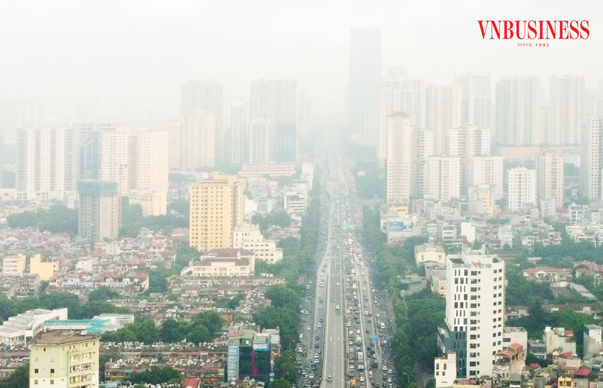 Bất động sản vẫn chưa thể thoát khỏi mây mù bất chấp sự phục hồi rõ rệt hơn.