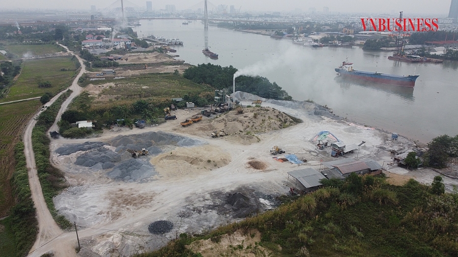 Một số bến bãi tự phát thường tiềm ẩn sai phạm liên quan đến nguồn gốc vật liệu, thuế...