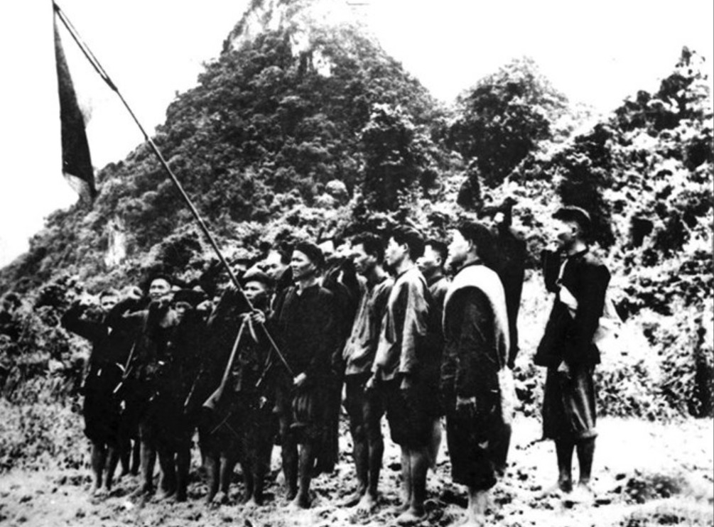 Đại hội toàn quốc thống nhất Mặt trận Việt Minh - Liên Việt thành Mặt trận Liên hiệp quốc dân Việt Nam, tại Tuyên Quang, ngày 3/3/1951 (Nguồn: Tạp chí Mặt trận)