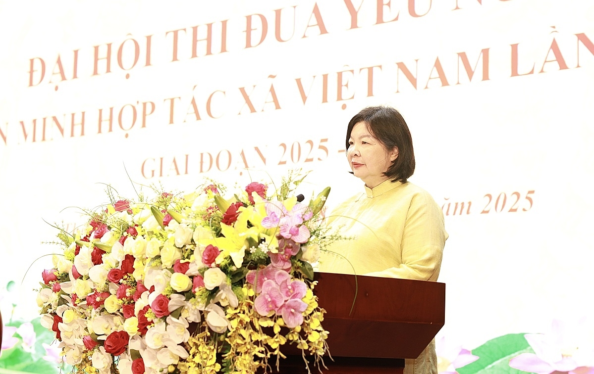 Chủ tịch Liên minh Hợp tác xã Việt Nam Cao Xuân Thu Vân phát biểu tại đại hội.