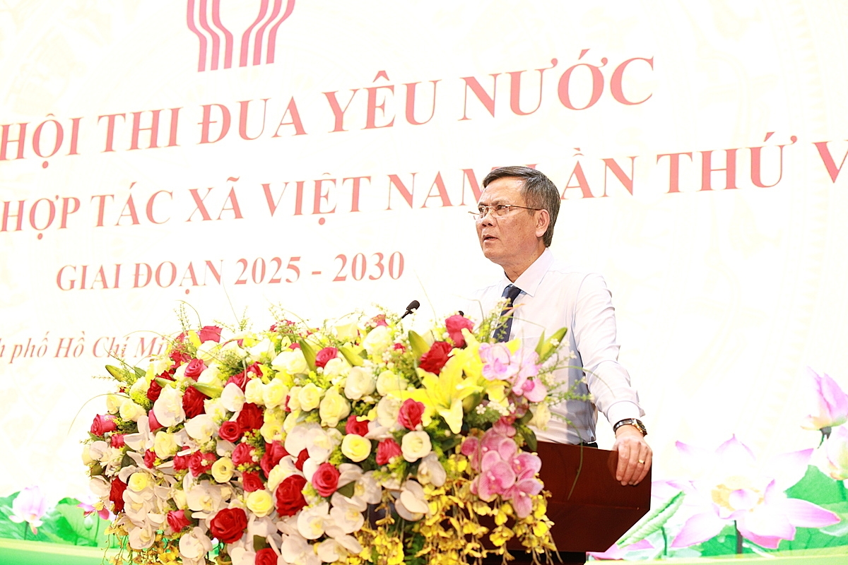 Đồng chí Trần Thắng - Phó Bí thư Đảng uỷ, Chủ nhiệm UBKT Đảng uỷ Mặt Trận Tổ Quốc các Đoàn thể Trung ương, phát biểu tại đại hội.