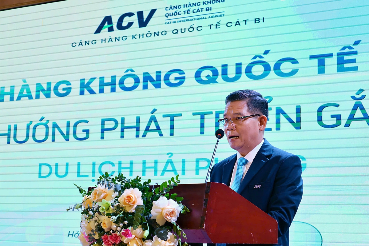 Đại diện lãnh đạo Cảng Hàng không quốc tế Cát Bi thông tin về tình hình hoạt động và khai thác tại Cảng. Ảnh: BHP