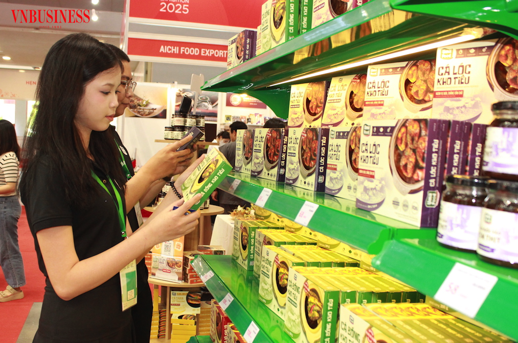 Không ít DN sản xuất kinh doanh mặt hàng đặc sản đang thể hiện tốt năng lực sản xuất chế biến bài bản và chuyên nghiệp để có “tấm vé” vươn xa trên thị trường toàn cầu.