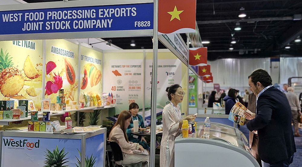 Các doanh nghiệp đã trưng bày, giới thiệu nhiều sản phẩm cạnh tranh, chất lượng.