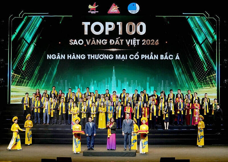 Chúc mừng Bac A Bank - Top 100 Doanh nghiệp “Sao Vàng đất Việt 2024”. Ảnh: Bac A Bank