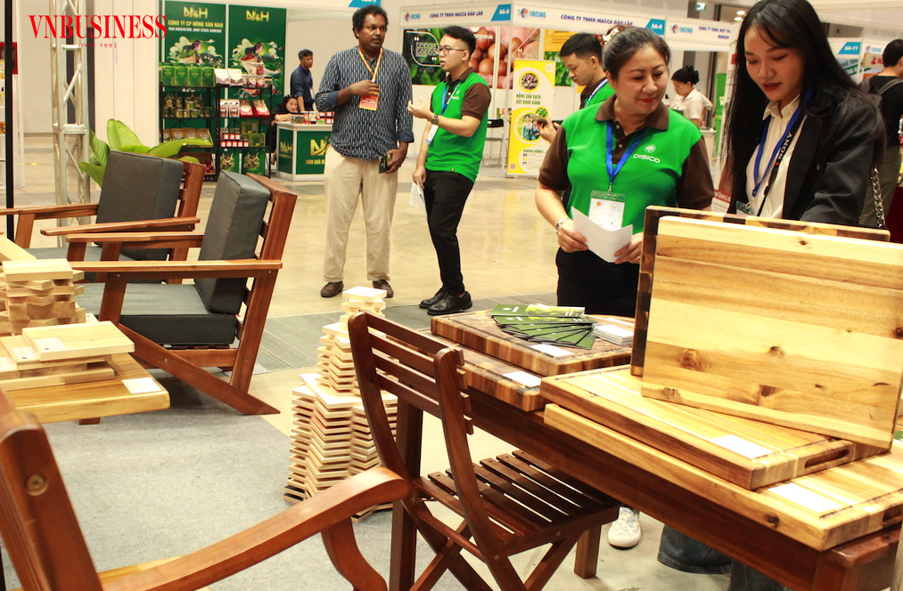 Các DN ngành đồ gỗ cần theo dõi sát những rào cản thương mại mới nhất trên thị trường xuất khẩu để có giải pháp ứng phó phù hợp.