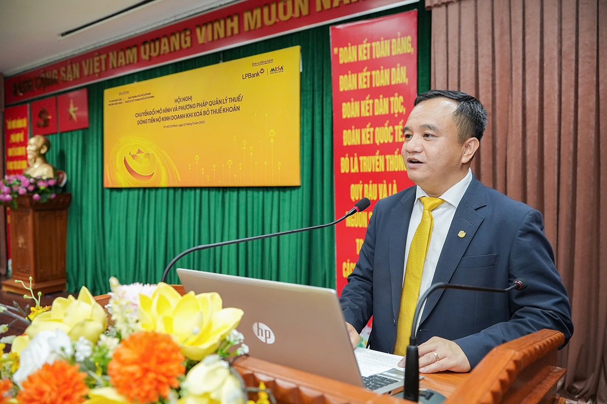 Ông Đặng Công Hoàn – Phó Tổng Giám đốc kiêm Giám đốc Ngân hàng Bán lẻ LPBank phát biểu tại sự kiện.
