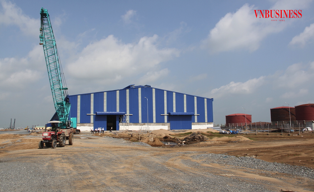 Hoạt động đầu tư dự án hạ tầng kỹ thuật khu công nghiệp còn gặp không ít “điểm nghẽn” pháp lý, nảy sinh những tranh chấp và gây hệ lụy tiêu cực.