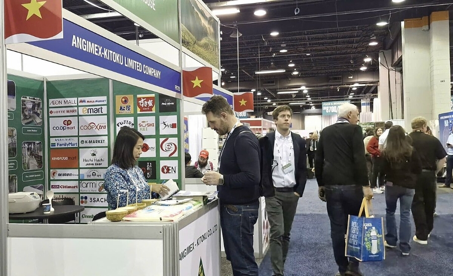 Hình ảnh gian hàng của doanh nghiệp Việt Nam tham gia Hội chợ Quốc tế thực phẩm và đồ uống Private Label Show tháng 11/2025.