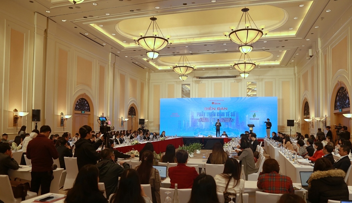 Toàn cảnh diễn đàn.