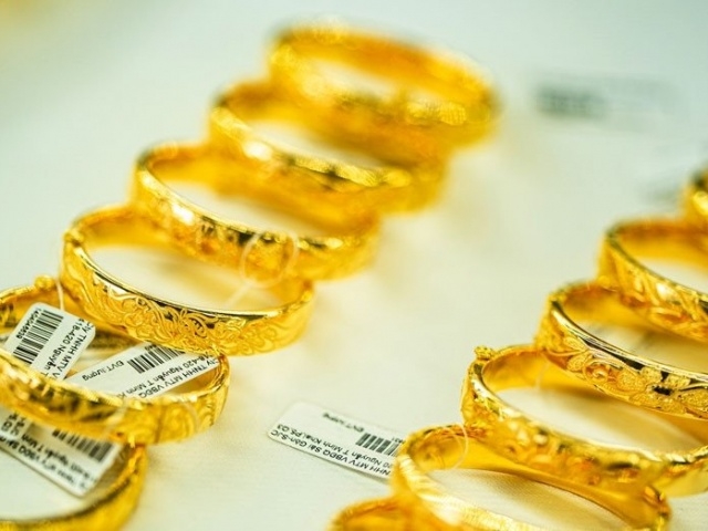 Vàng nhẫn một số thương hiệu điều chỉnh giảm từ 100.000 - 200.000 đồng/lượng.