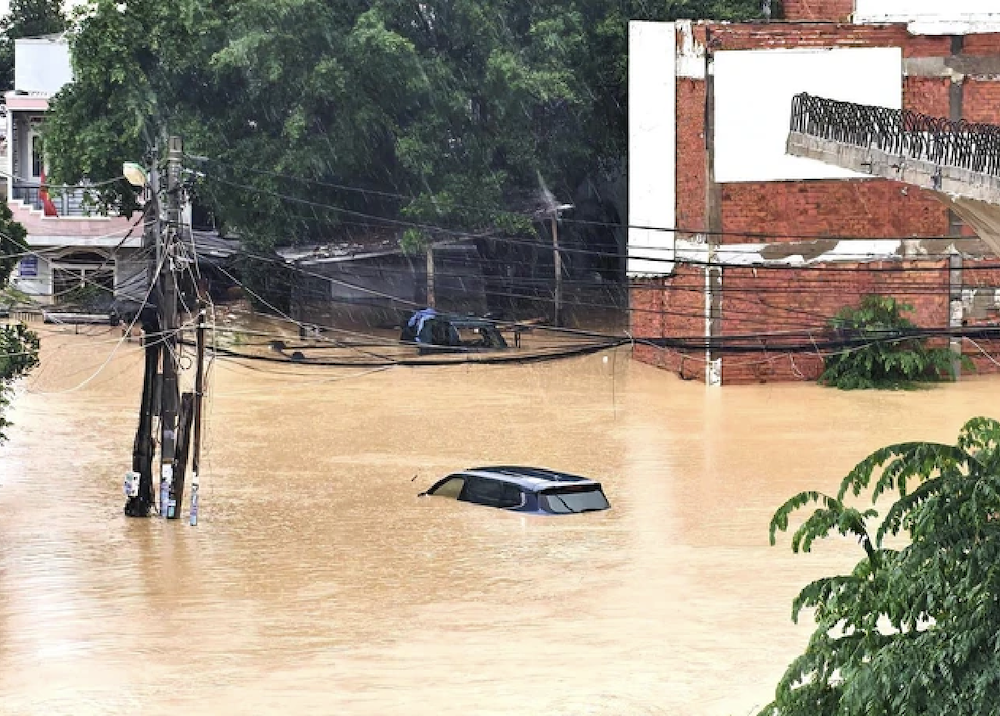 Bộ Tài chính yêu cầu doanh nghiệp bảo hiểm khẩn trương giám định và tạm ứng bồi thường hỗ trợ người dân khắc phục thiệt hại mưa lũ.