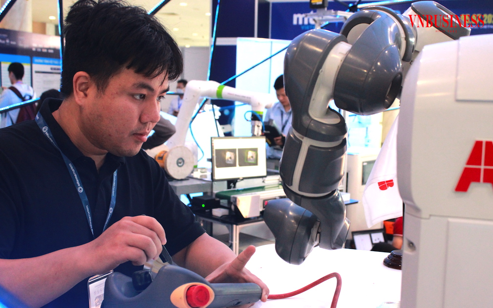 Để kiến tạo sức mạnh cho ngành bán dẫn Việt Nam bứt phá trong tương lai rất cần đặt trọng tâm vào đào tạo nhân lực chất lượng cao và làm chủ công nghệ.