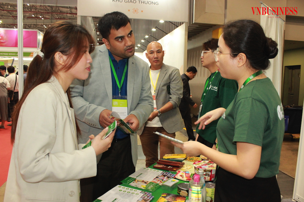 Trước yêu cầu khắt khe từ nhà thu mua quốc tế đòi hỏi các DN sản xuất nhỏ phải nâng cấp năng lực, xây dựng giá trị sản phẩm bằng tiêu chuẩn thế giới để đáp ứng tốt.