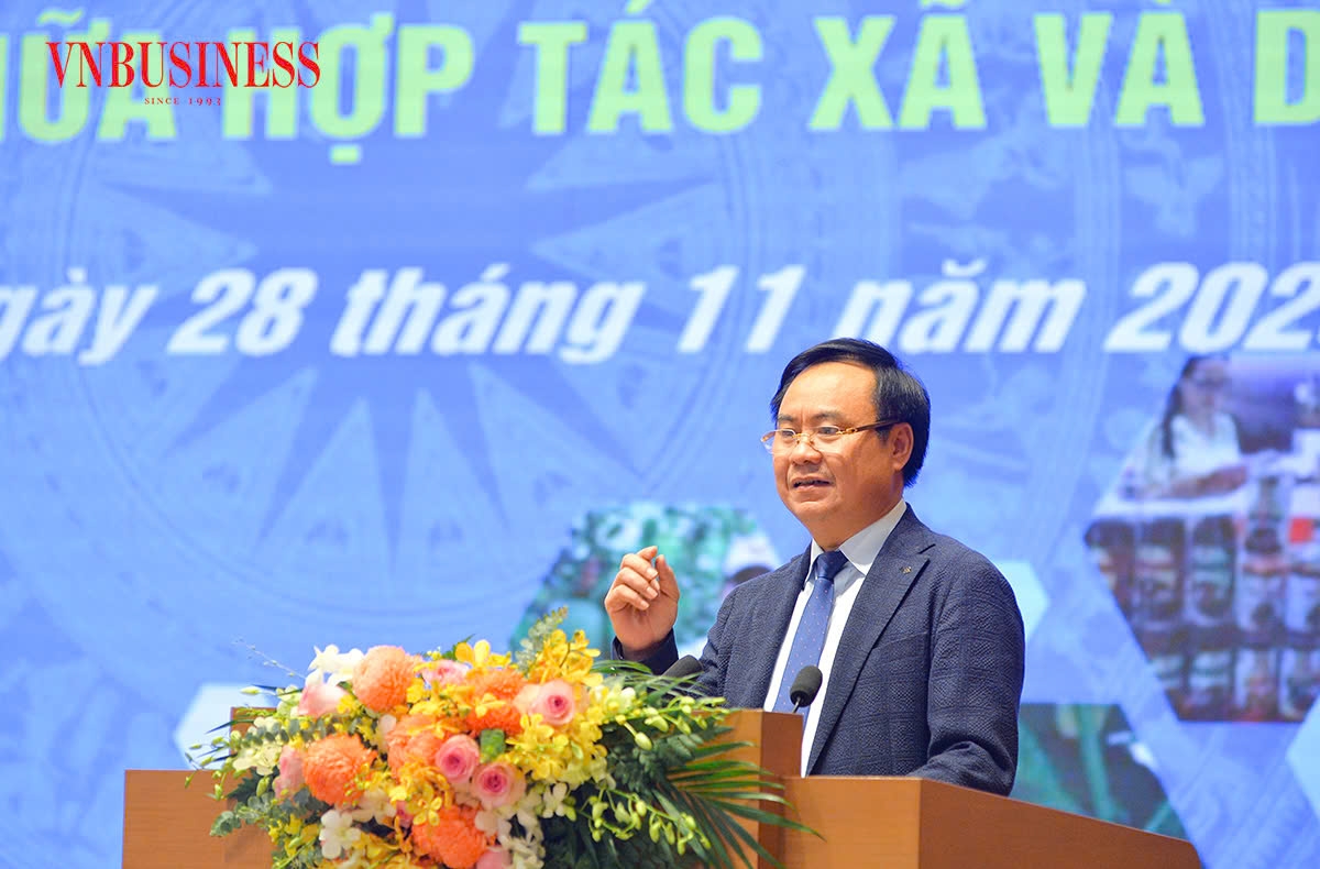 Thứ trưởng Bộ Nông Nghiệp và Môi trường Võ Văn Hưng tại Diễn đàn Kinh tế hợp tác, HTX năm 2025.